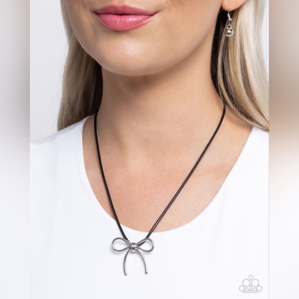 Leisurely Ladylike Necklace